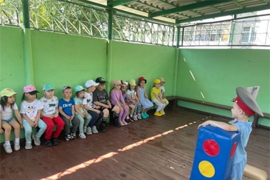 Знакомство с сигналами светофора