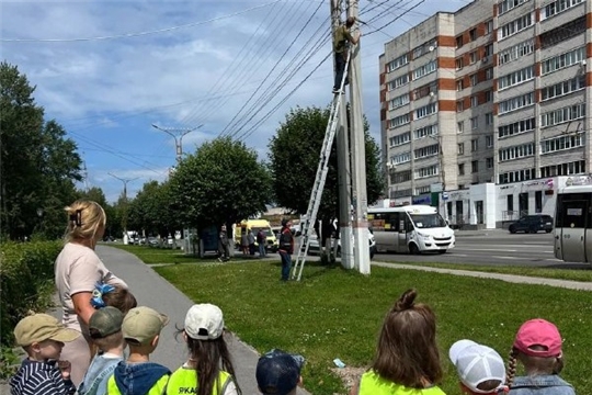 "Кто такой электромонтёр"