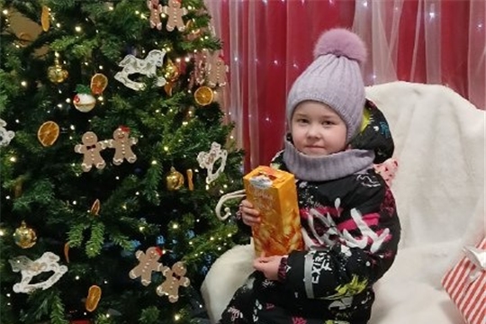 Подарки от благотворителей.