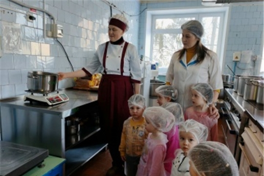 Экскурсия на пищеблок детского сада.