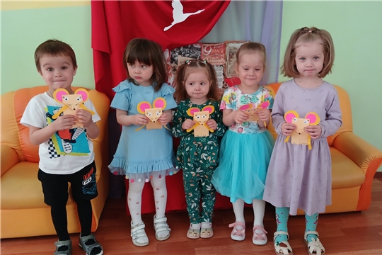 Аппликация "Мышка" в кружке группы "Пчелки".