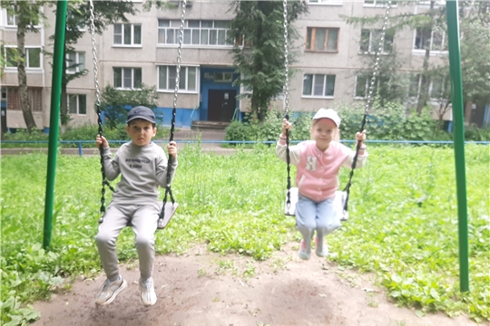 Как правильно качаться на качелях!