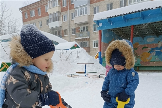 Операция по освобождению участка от снежного плена!