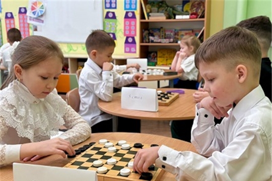 Юный шашист