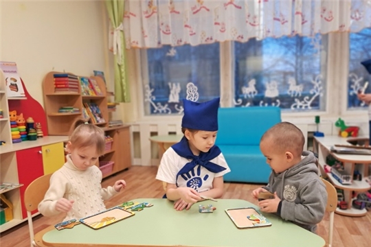 "Тимуровская команда" помогает малышам
