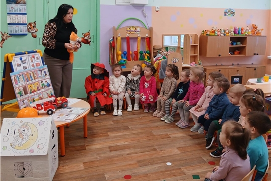 «Лисичка учит безопасности: занятие по пожарной безопасности в группе „Гномики“»