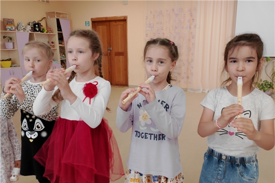 «Родничок» поет о лете