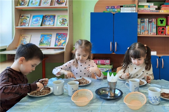Каша гречневая с котлетой.