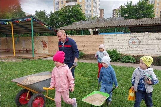 Трудовое воспитание детей на личном примере