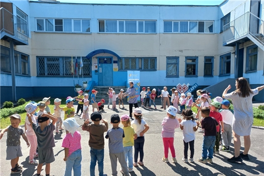 В преддверии дня ВМФ в детском саду № 156 состоялся музыкально- спортивный праздник "День Нептуна".