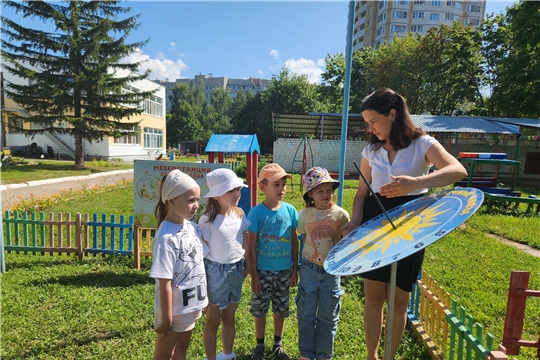 Солнечные часы на метеоплощадке