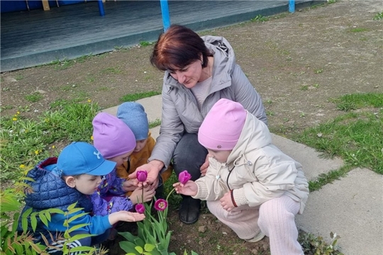 На прогулке мы гуляем, познаем и наблюдаем (1 корпус).