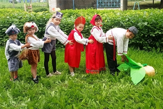 Дошкольники продолжают реализовывать проект "Волшебный мир театра" (2 корпус)