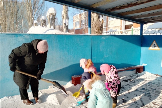 Трудовое воспитание в зимний период. (1 корпус)