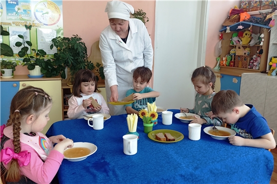 Обедаем с красивой сервировкой! (2 корпус)