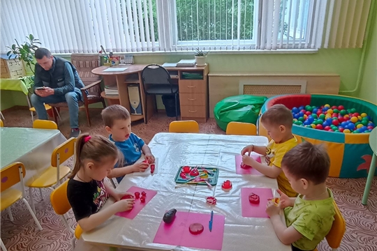 Отчетные занятия кружка "Озорные ладошки"