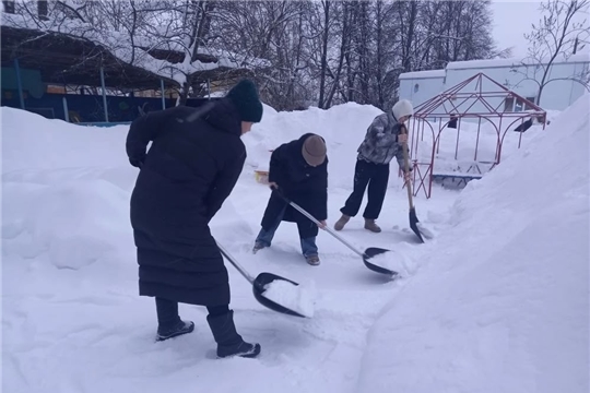 В детском саду ежедневно ведутся снегоуборочные работы