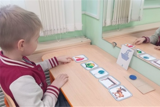Занятия с учителем-логопедом проходят в игровой форме