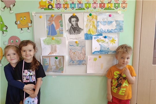 Выставка рисунков и плакатов к неделе русского языка