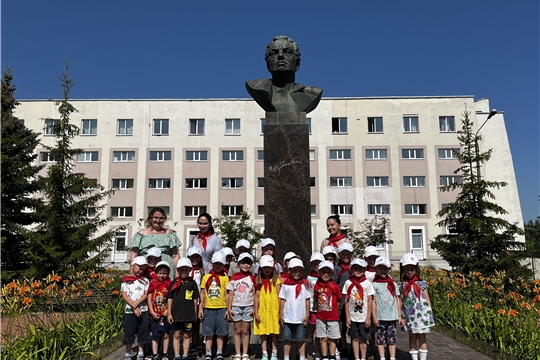 Экскурсия к памятнику П.П. Хузангаю