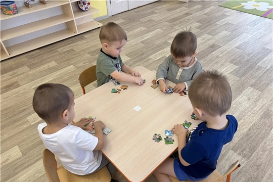 "Солнышки" покоряют пазлы