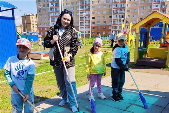 Юные помощники