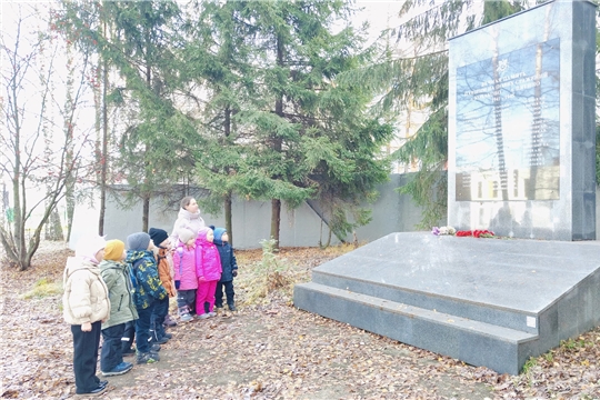 По родному краю с рюкзаком шагаю