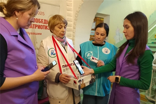 Наши педагоги приняли участие в благотворительной акции "Красная гвоздика"