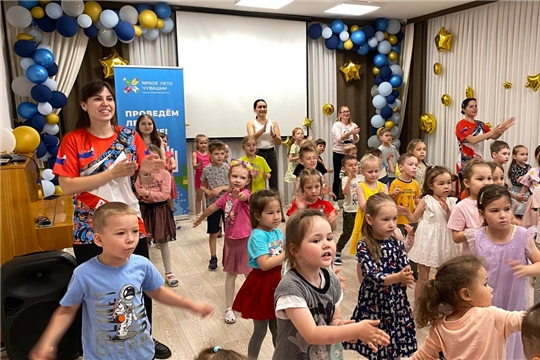 Флешмоб "Пусть всегда будет солнце"
