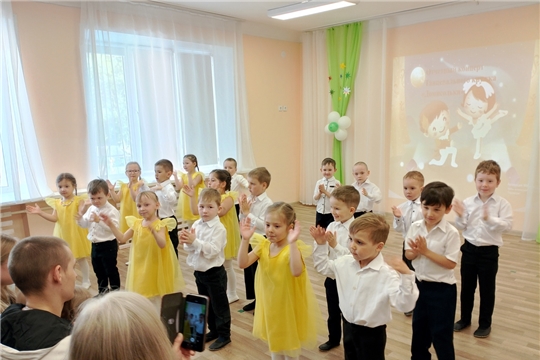 "В ритме танца!" - итоговый концерт для родителей кружка "Домисолька"