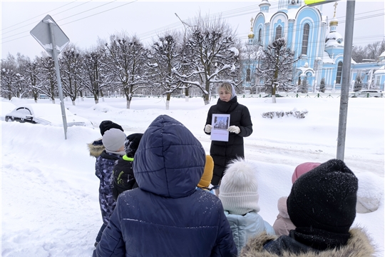 У храма Св. Татианы