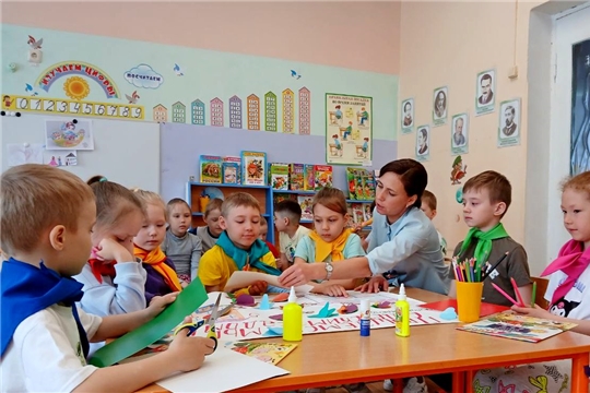 Детский совет: мастерим плакат к выпускным праздникам!