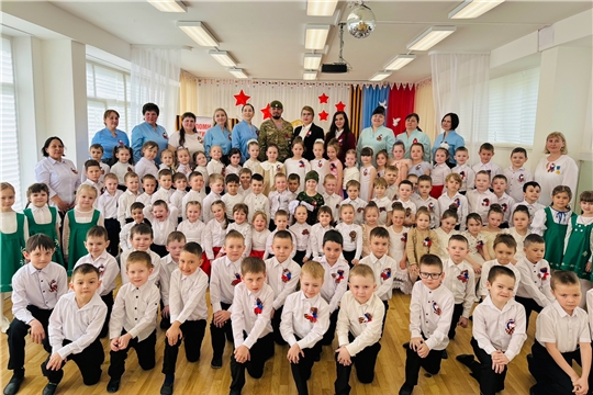 Городская акция "Цветок ветерану" в рамках муниципального проекта «Мы память бережно храним»