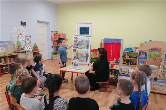 Воспитанники группы "Вишенки" знакомятся профессий ПОЛИЦЕЙСКИЙ.