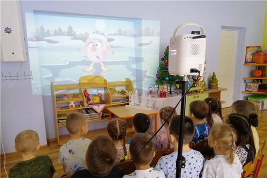 В группе «Вишенки» прошла тематическая беседа на тему «Осторожно, тонкий лёд».
