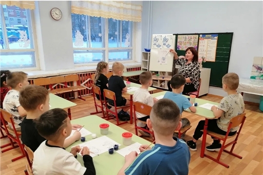 В детском саду продолжается цикл занятий на тему «В мастерской  народного художника». 