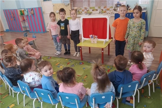 Инсенировка сказки "Репка" для малышей группы "Смешарики".
