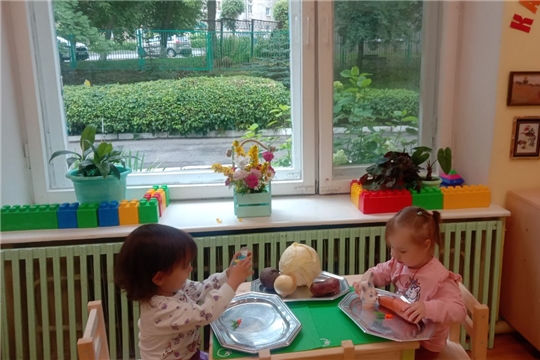 "Зайки" зайку угостили