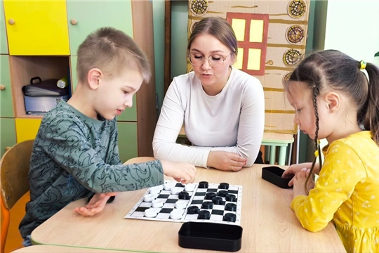 Занятия в кружке "Игра в шашки"