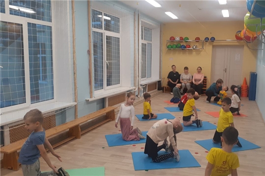 Отчетное занятие кружка "Азбука акробатики"