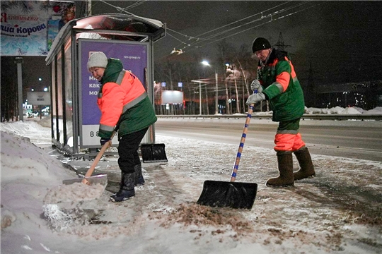 Желтый уровень опасности в городе: ночная уборка снега "Дорэкс" 