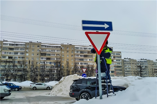 Установлены дорожные знаки на участке местного проезда проспекта Тракторостроителей