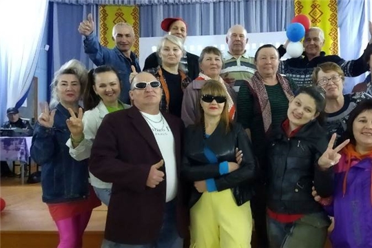 Литературно - музыкальная гостиная "По стране шагает Первомай!"