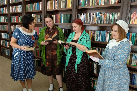 Библиотеки Мариинского Посада приняли участие в фотоакции «Мода Победы»