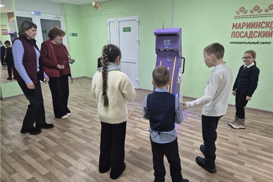 Информационная мозаика «Народы и традиции России» в Октябрьской сельской библиотеке