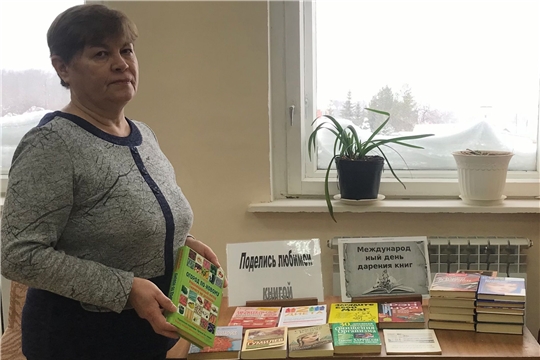Книжная выставка «Поделись любимой книгой» в Приволжской городской библиотеке