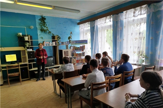 познавательный час «Кто знает Аз да Буки, тому и книгу в руки!» в Юнгинской сельской библиотеке.