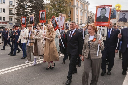 Патриотизм жителей Чувашии проявился в массовом шествии «Бессмертного полка»