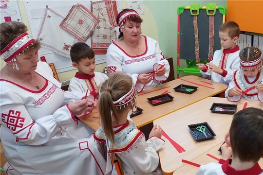 День чувашской вышивки
