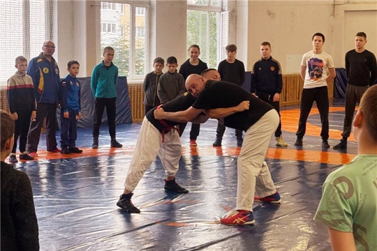 ЧУВАШСКОМУ СПОРТИВНОМУ ПРАЗДНИКУ БЫТЬ!